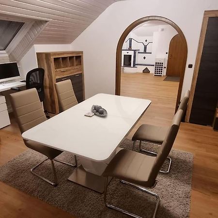 Gemuetliche Wohnung Am Waldrand Thierhaupten Bagian luar foto