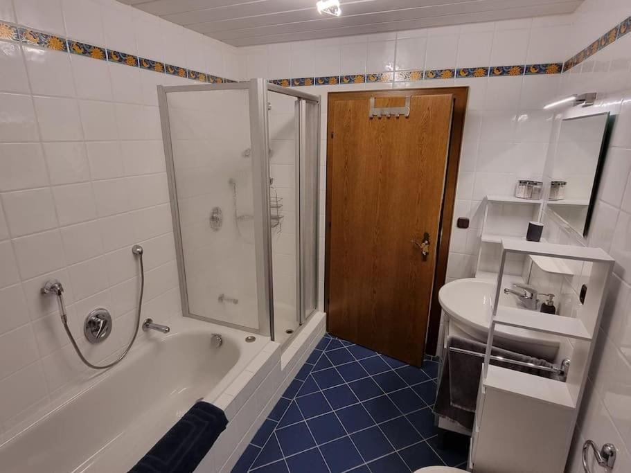 Gemuetliche Wohnung Am Waldrand Thierhaupten Bagian luar foto